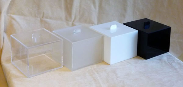 contenitori in plexiglass colorato con coperchio
